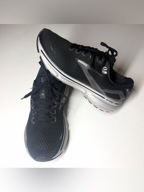 Brooks Women’s Ghost 15 Running Walking Shoes Black Athletic Sneakers Size- 7